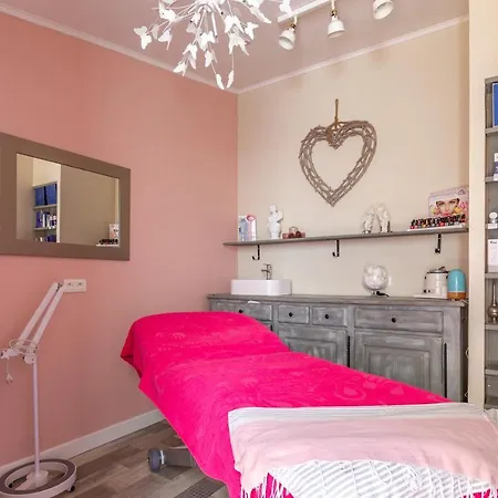 Le Comptoir Des Ecoliers Bed & Breakfast Gemozac