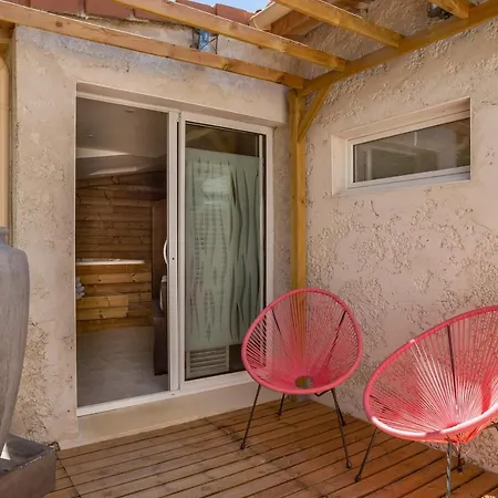 Le Comptoir Des Ecoliers Bed & Breakfast *