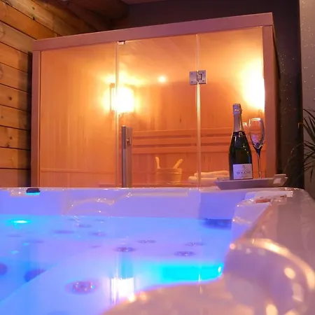 Le Comptoir Des Ecoliers Bed & Breakfast 4*