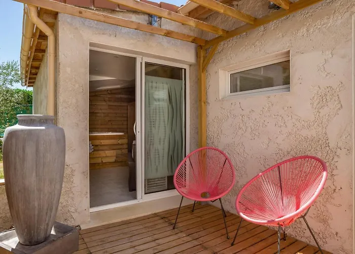 Le Comptoir Des Ecoliers Bed & Breakfast 4*